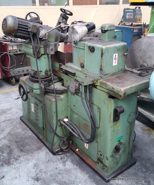 Bruska na odvalovací frézy 3662 (Bruska na odvalovaci frezy- Stanko3662 (8).jpg)